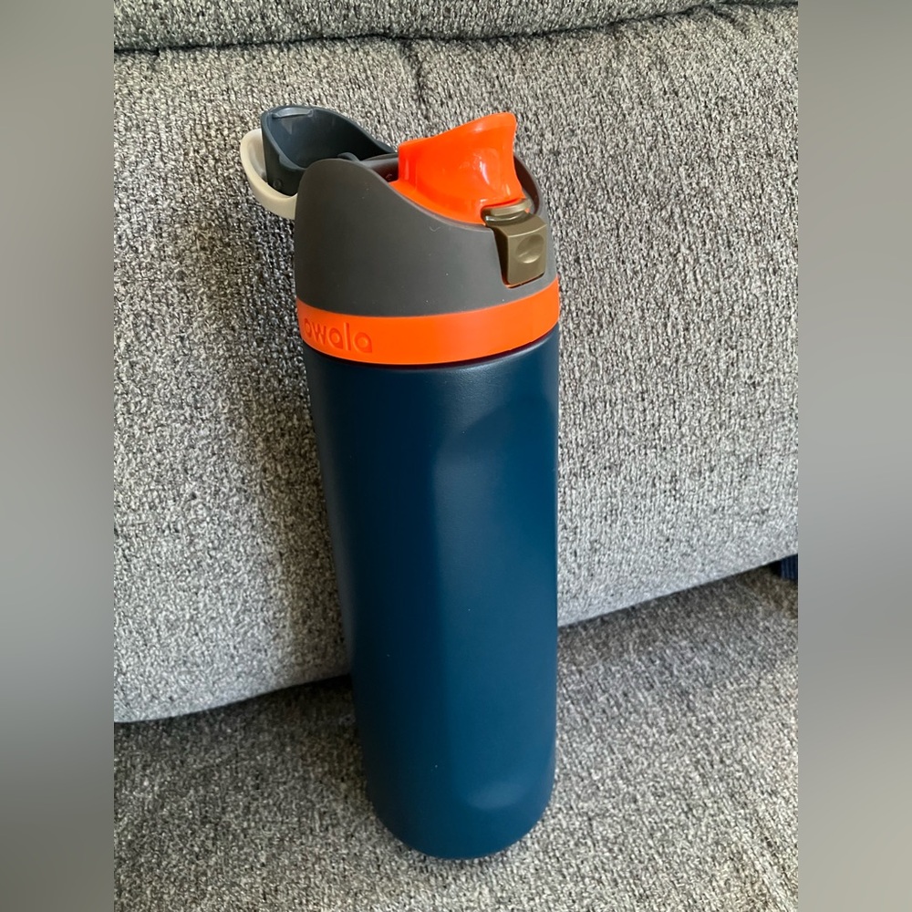 Owala freesip water bottle. 24 oz. Brand new without tags.